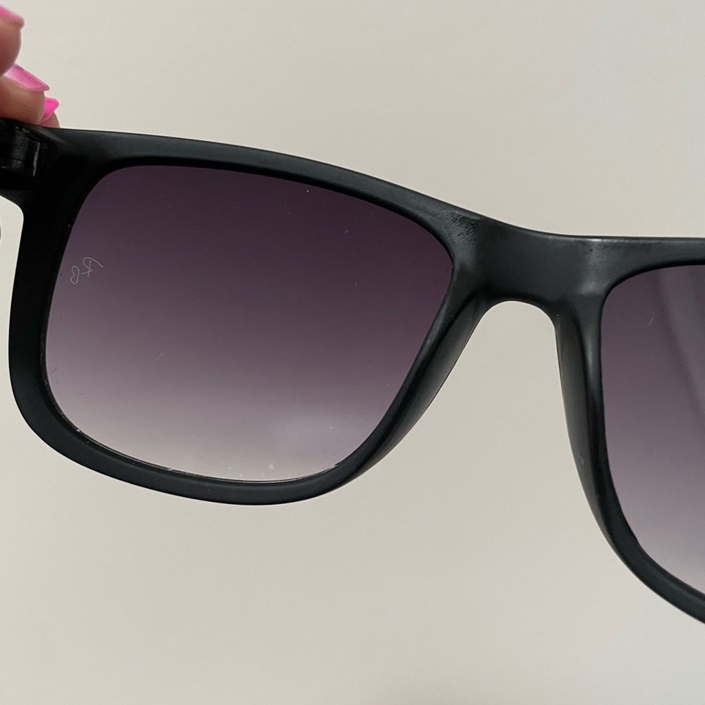 Ray-Ban Black Sunglasses - Picture 6 of 10